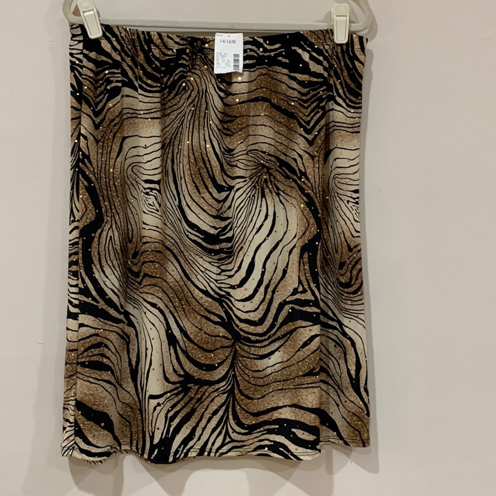 Essential woman’s skirt